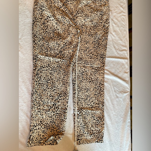 Chico’s Brigitte So Slimming size 2.5R animal print ankle pants - Picture 2 of 13